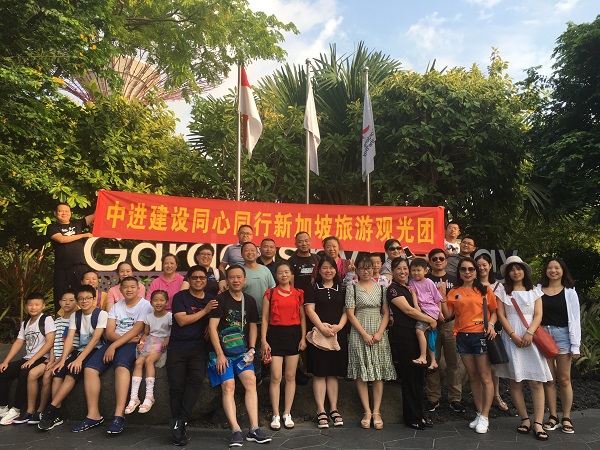 新加坡滨海艺术中心留影(2).jpg